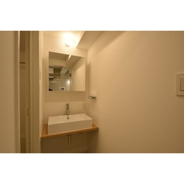 Room image 15