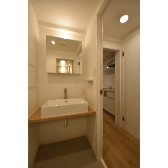 Room image 10