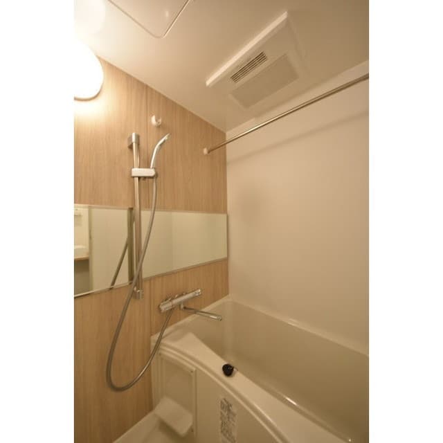 Room image 13