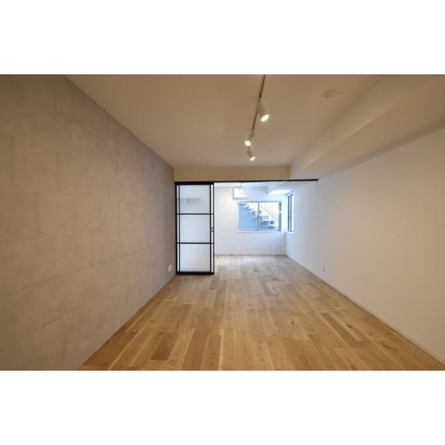 Room image 16