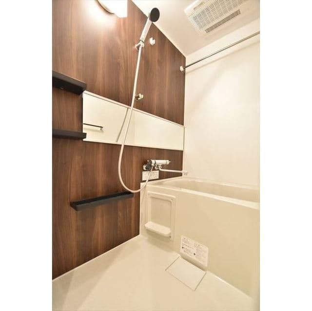 Room image 9