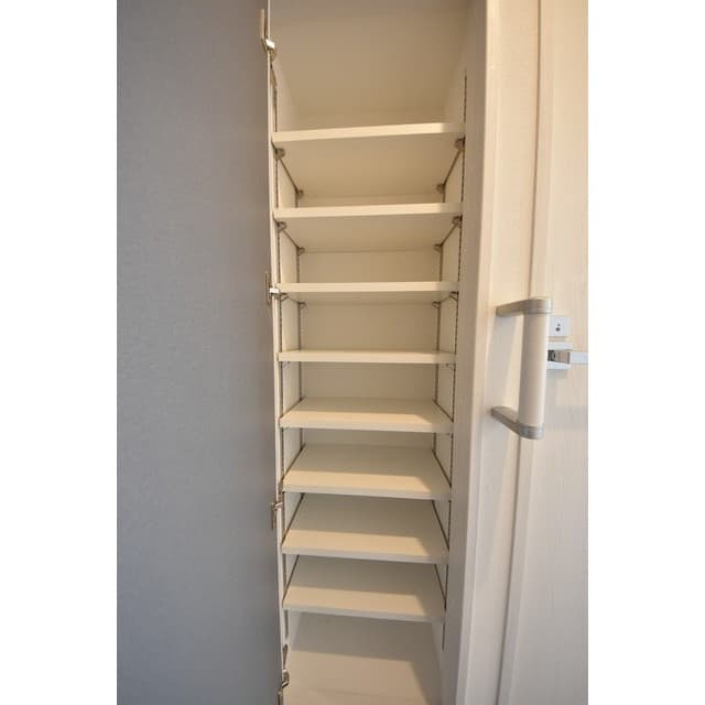 Room image 10