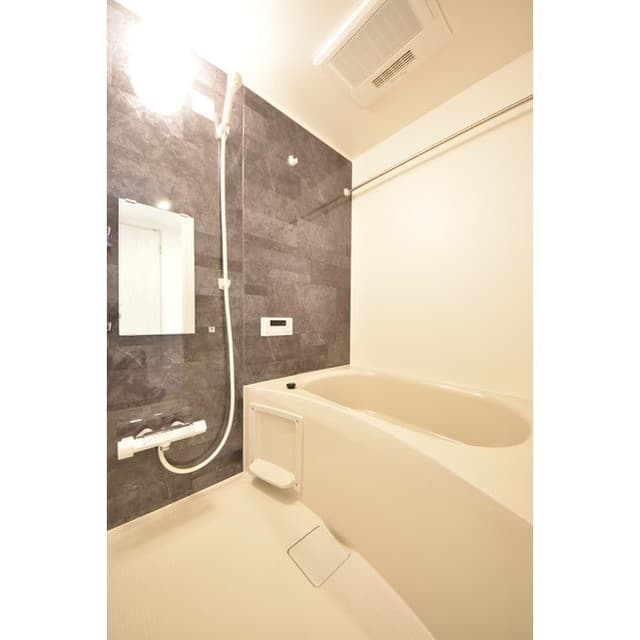 Room image 15