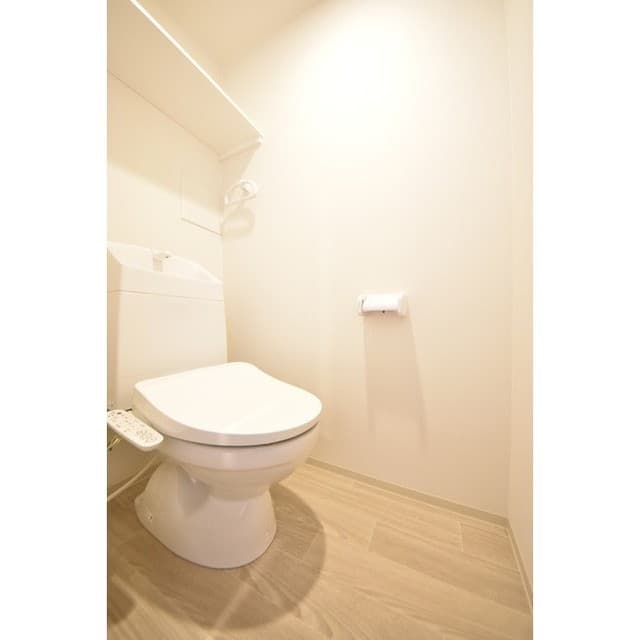 Room image 16