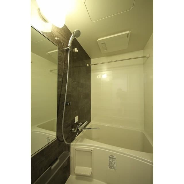 Room image 16
