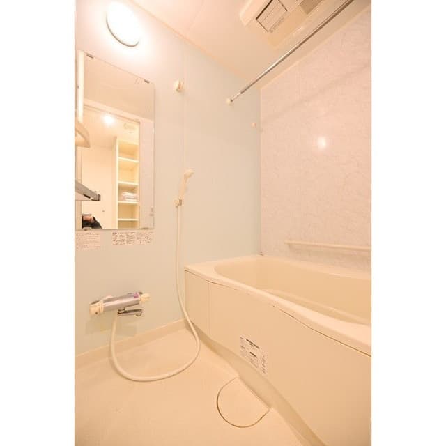 Room image 11