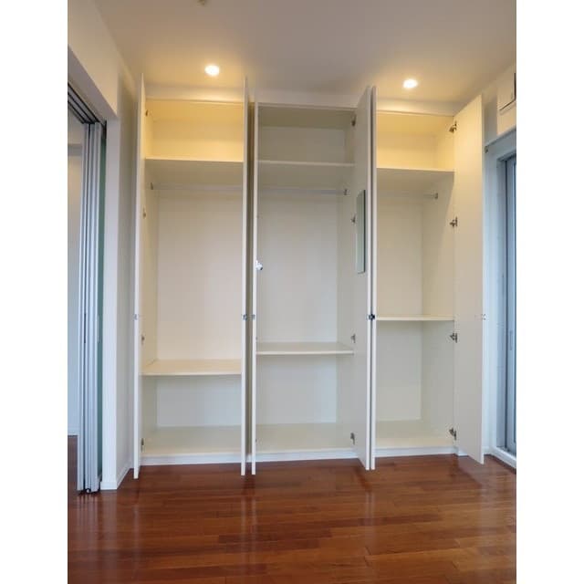 Room image 14