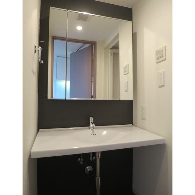 Room image 16