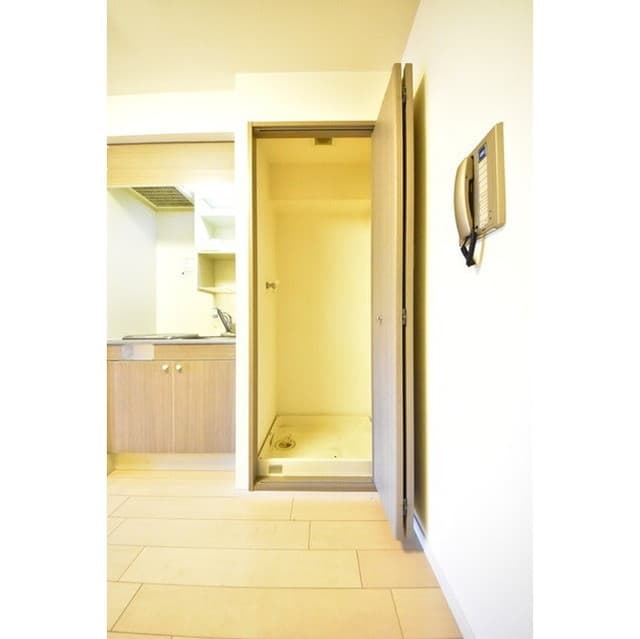 Room image 10
