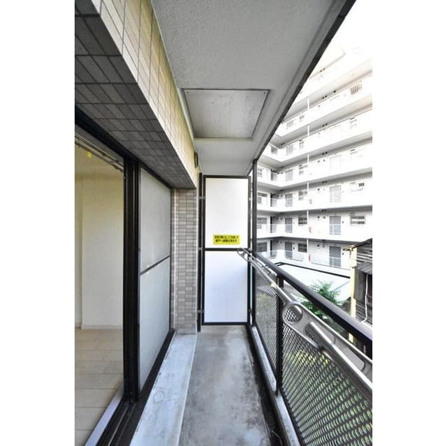 Room image 15