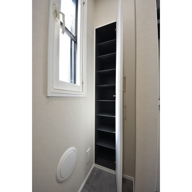 Room image 12