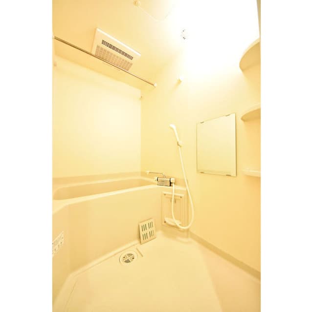 Room image 12