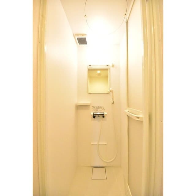 Room image 8
