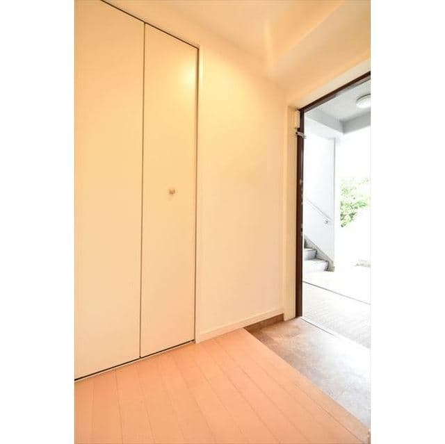 Room image 13