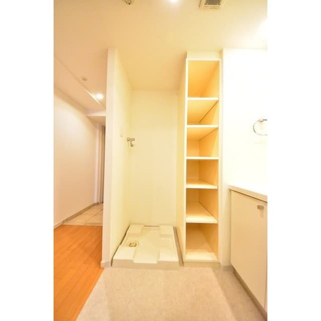 Room image 12