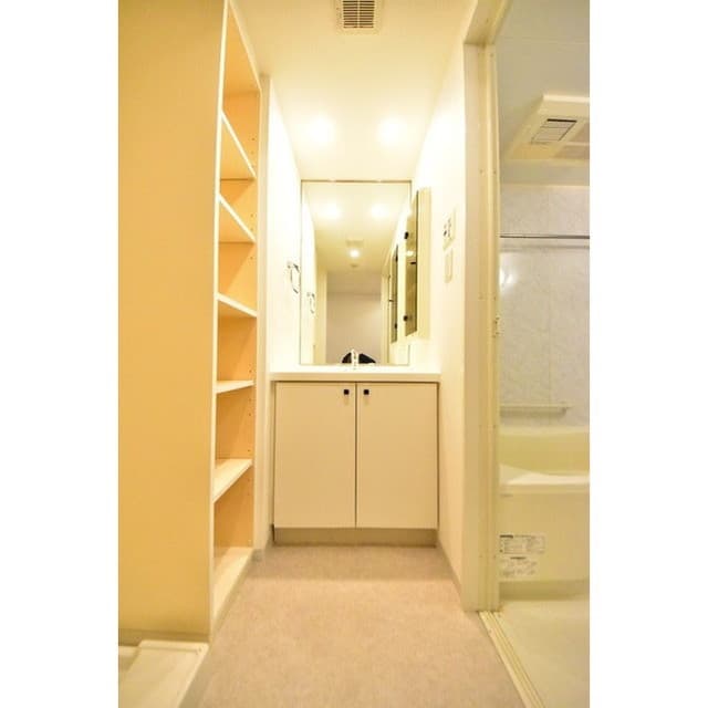 Room image 13