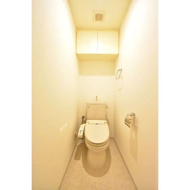 Room image 15