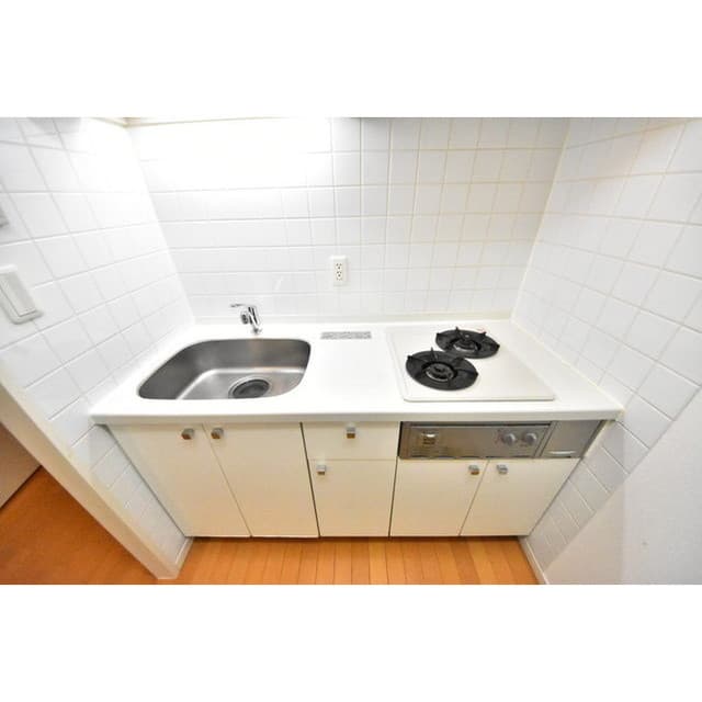 Room image 8