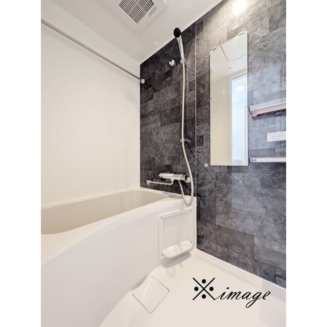 Room image 12