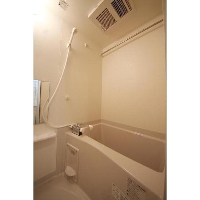 Room image 10