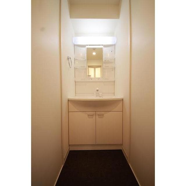 Room image 12