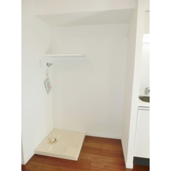 Room image 8
