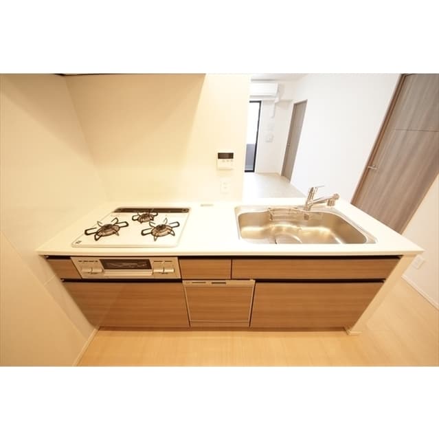 Room image 12