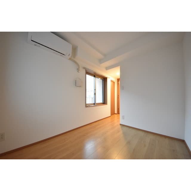 Room image 15