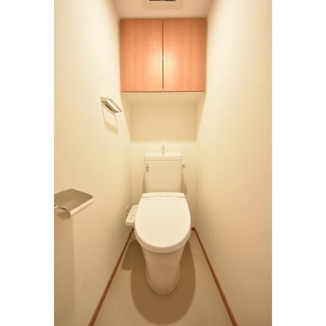 Room image 8