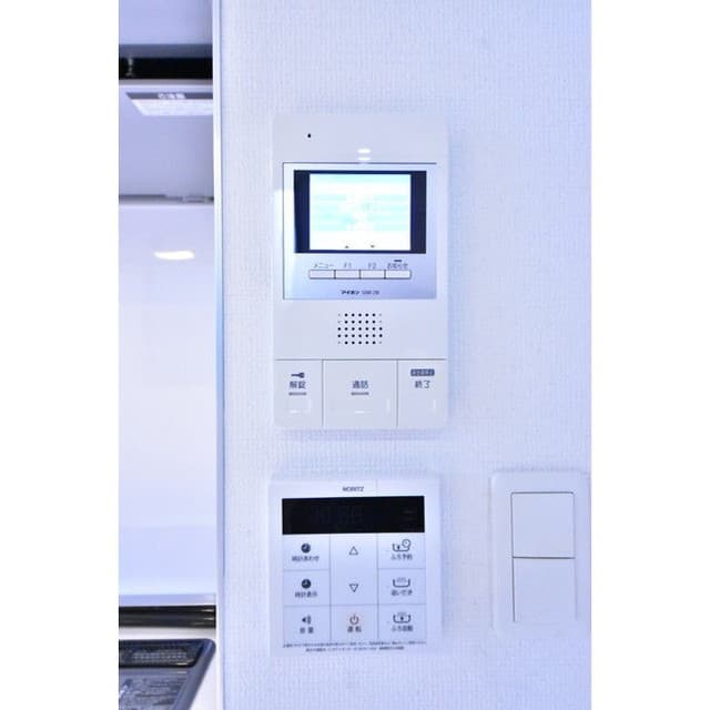 Room image 15