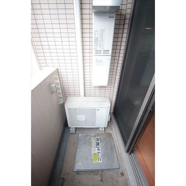 Room image 15