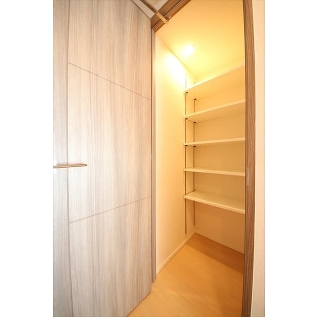 Room image 14