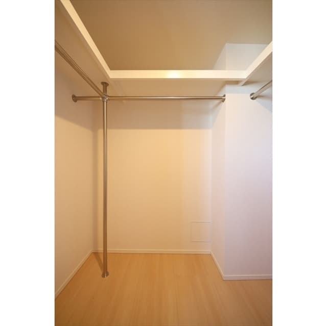 Room image 15