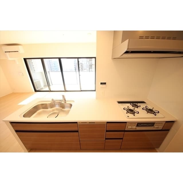 Room image 8