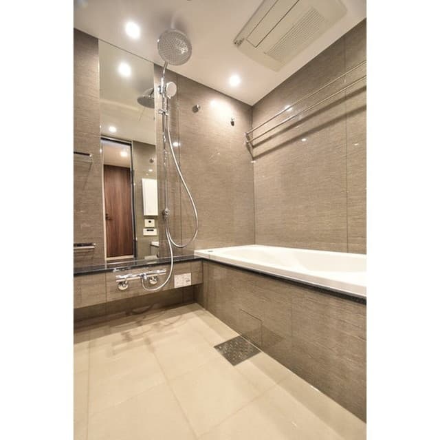 Room image 12