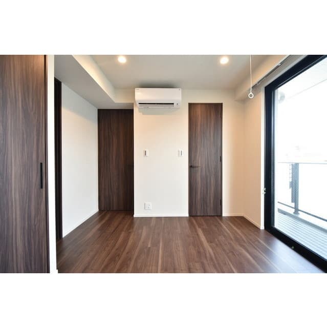 Room image 14