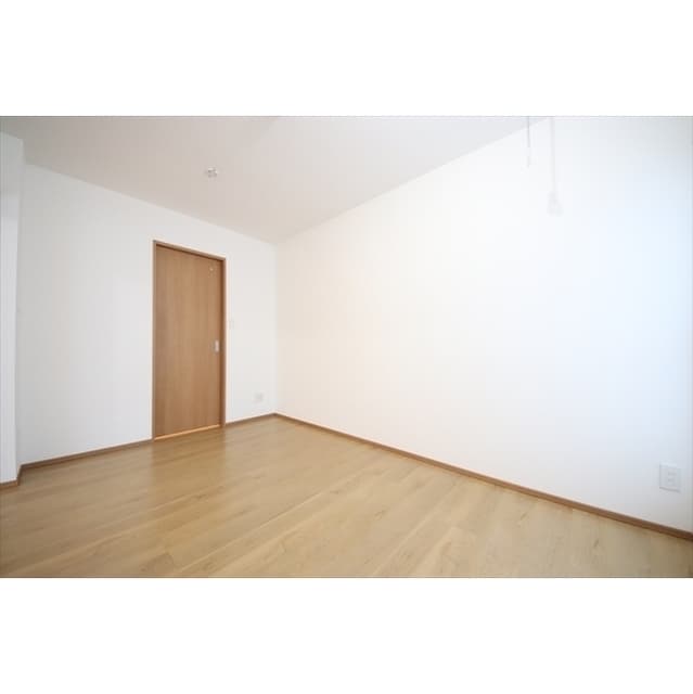 Room image 16