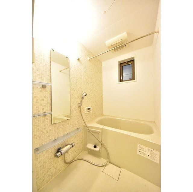 Room image 13