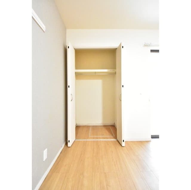 Room image 15