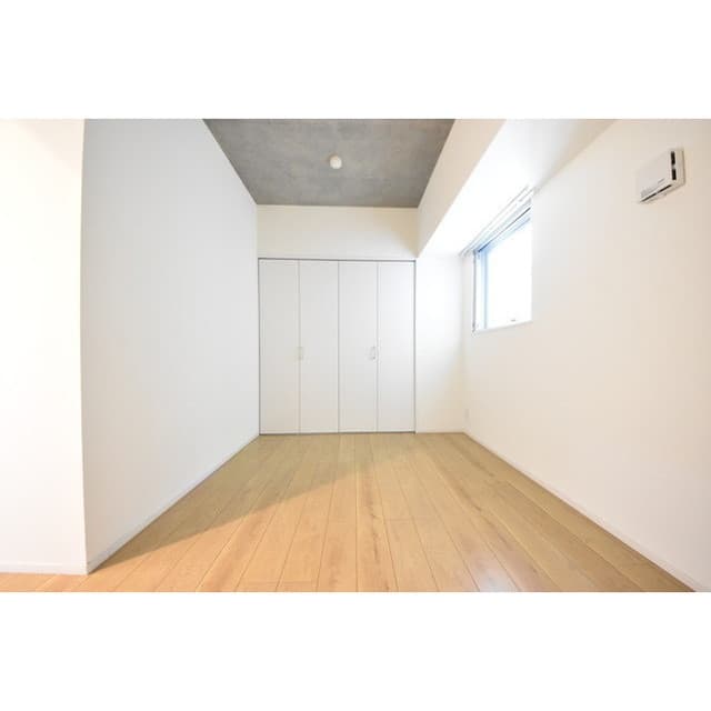 Room image 16