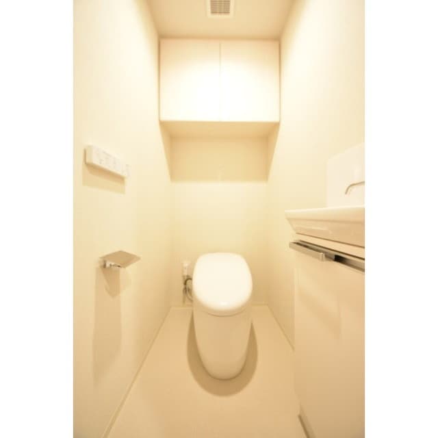 Room image 12