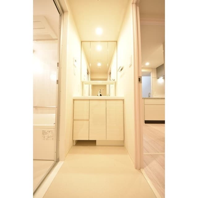 Room image 13