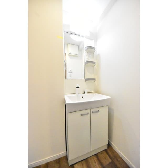 Room image 10