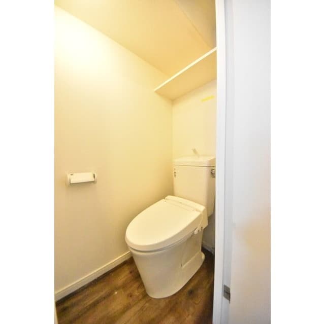 Room image 11
