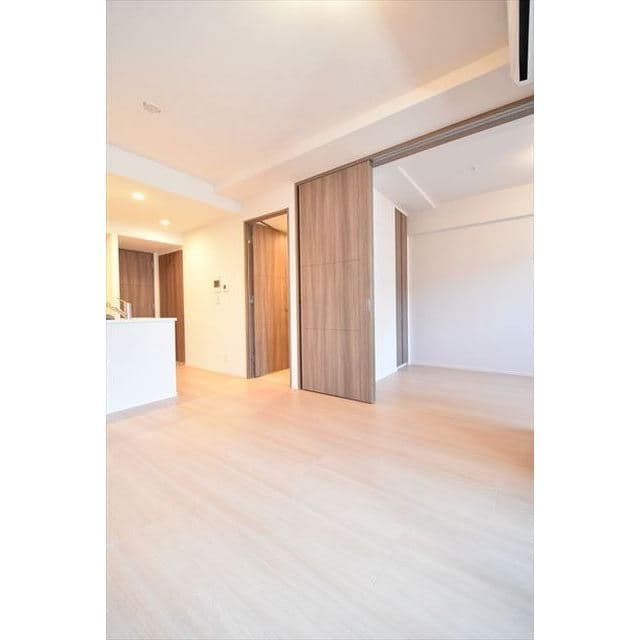 Room image 16