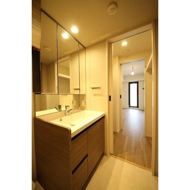 Room image 15