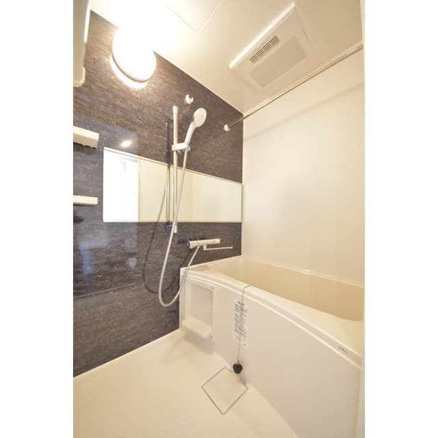 Room image 16