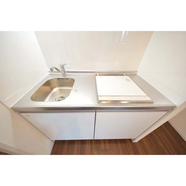 Room image 8