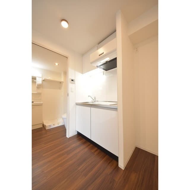 Room image 9