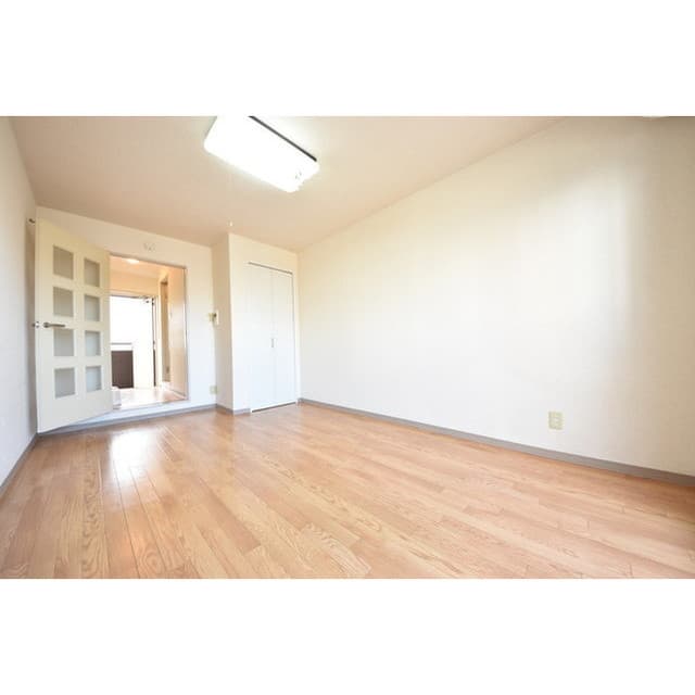 Room image 13
